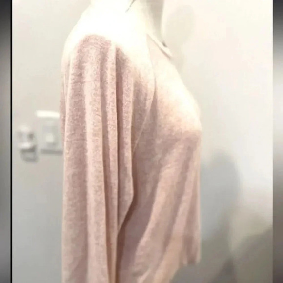 NWOT PINK GILLI LIGHTWEIGHT BRUSHED FABRIC LONG SLEEVE CREW NECK TOP SIZE L - Picture 3 of 11
